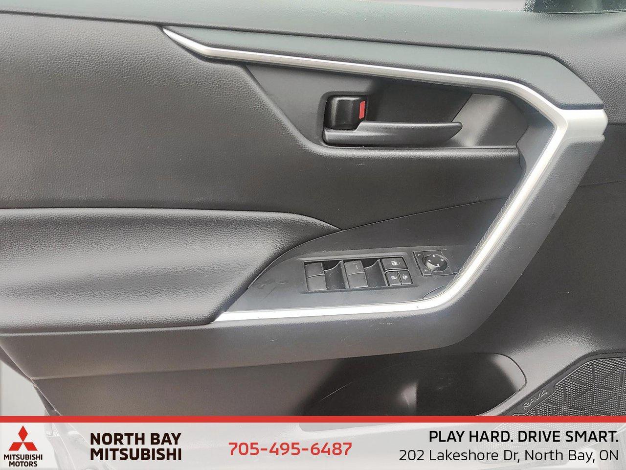 2021 Toyota RAV4 Hybrid LE Photo