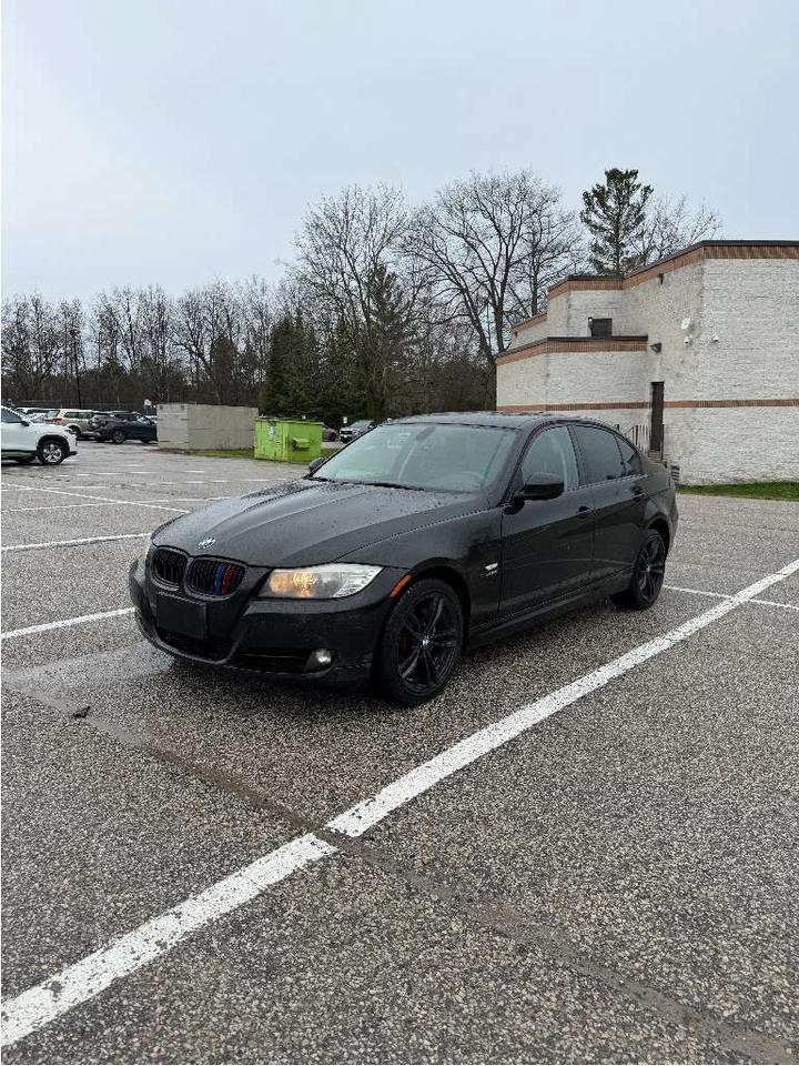 2011 BMW 3 Series bmw 328i x drive , 6 speed manual. Photo5