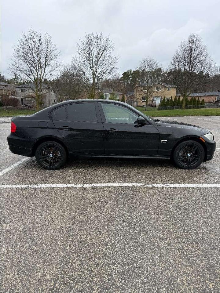 2011 BMW 3 Series bmw 328i x drive , 6 speed manual. Photo
