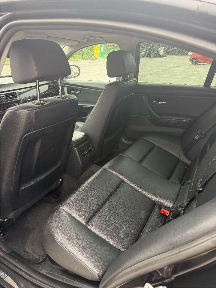 2011 BMW 3 Series bmw 328i x drive , 6 speed manual. Photo