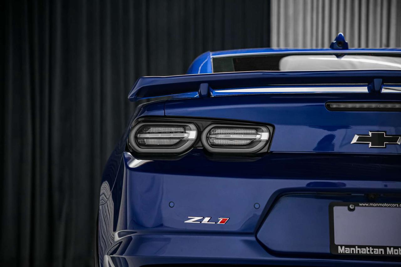2021 Chevrolet Camaro ZL1 COUPE MANUAL 650HP NOACDNT LOWKM MAGNETCRIDE Photo