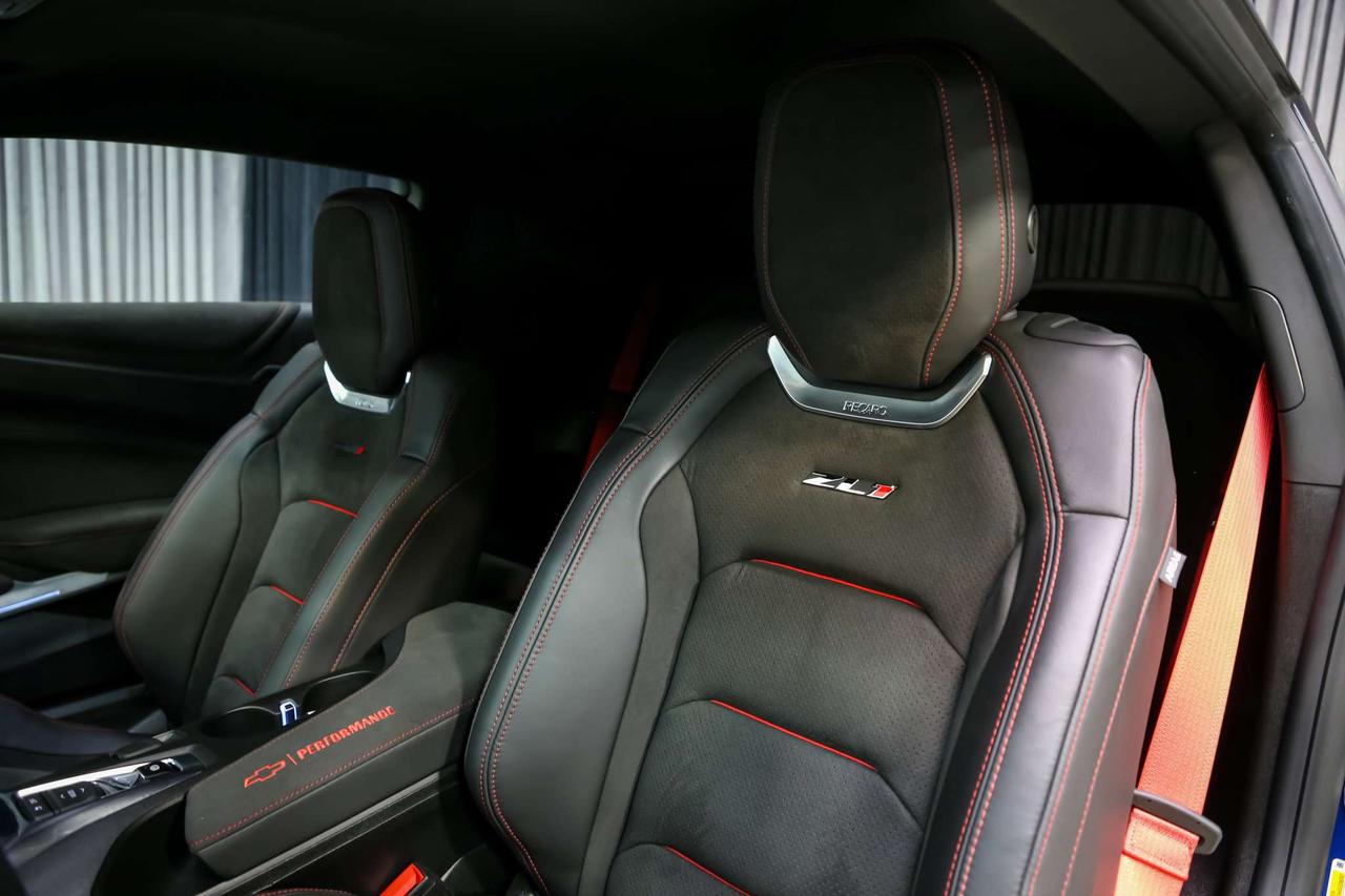 2021 Chevrolet Camaro ZL1 COUPE MANUAL 650HP NOACDNT LOWKM MAGNETCRIDE Photo