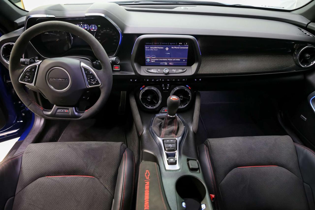 2021 Chevrolet Camaro ZL1 COUPE MANUAL 650HP NOACDNT LOWKM MAGNETCRIDE Photo