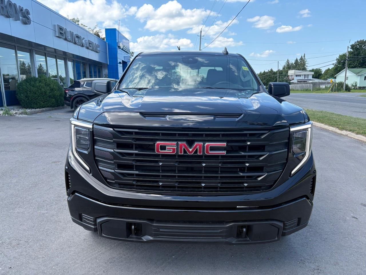 2026 GMC Sierra 1500 Crew Cab Standard Box 4-Wheel Drive Pro Photo5