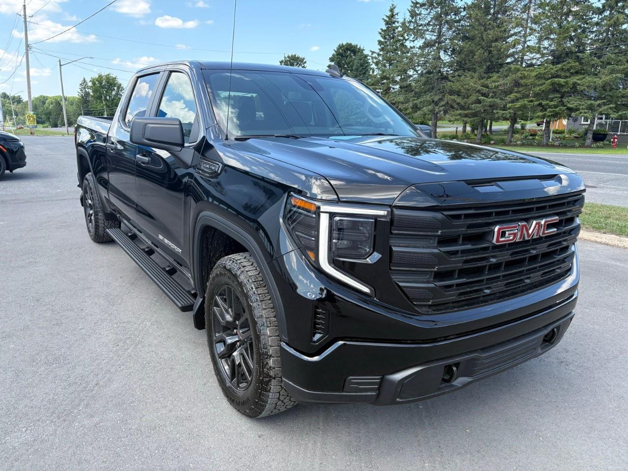 2026 GMC Sierra 1500 Crew Cab Standard Box 4-Wheel Drive Pro Photo