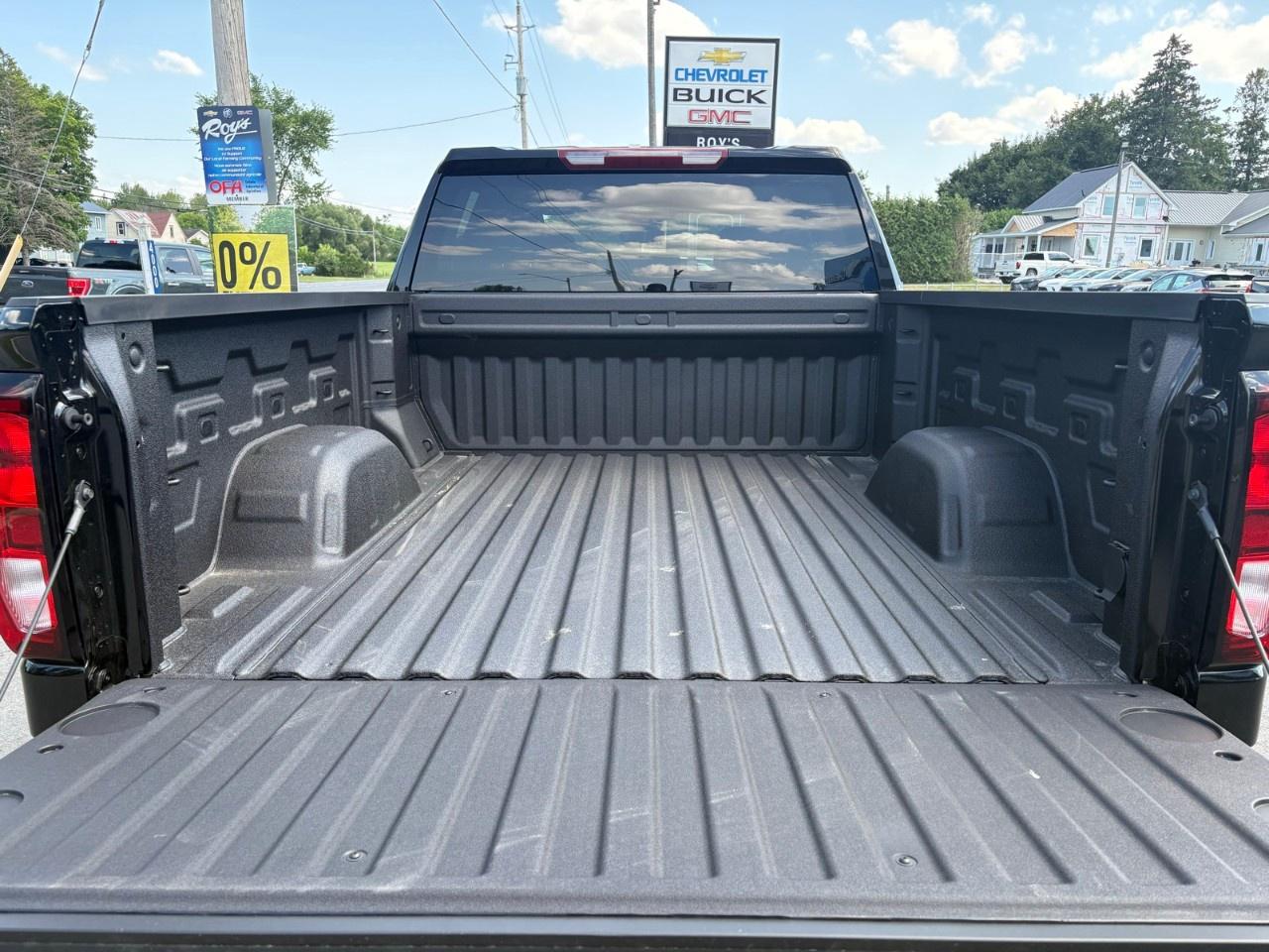 2026 GMC Sierra 1500 Crew Cab Standard Box 4-Wheel Drive Pro Photo