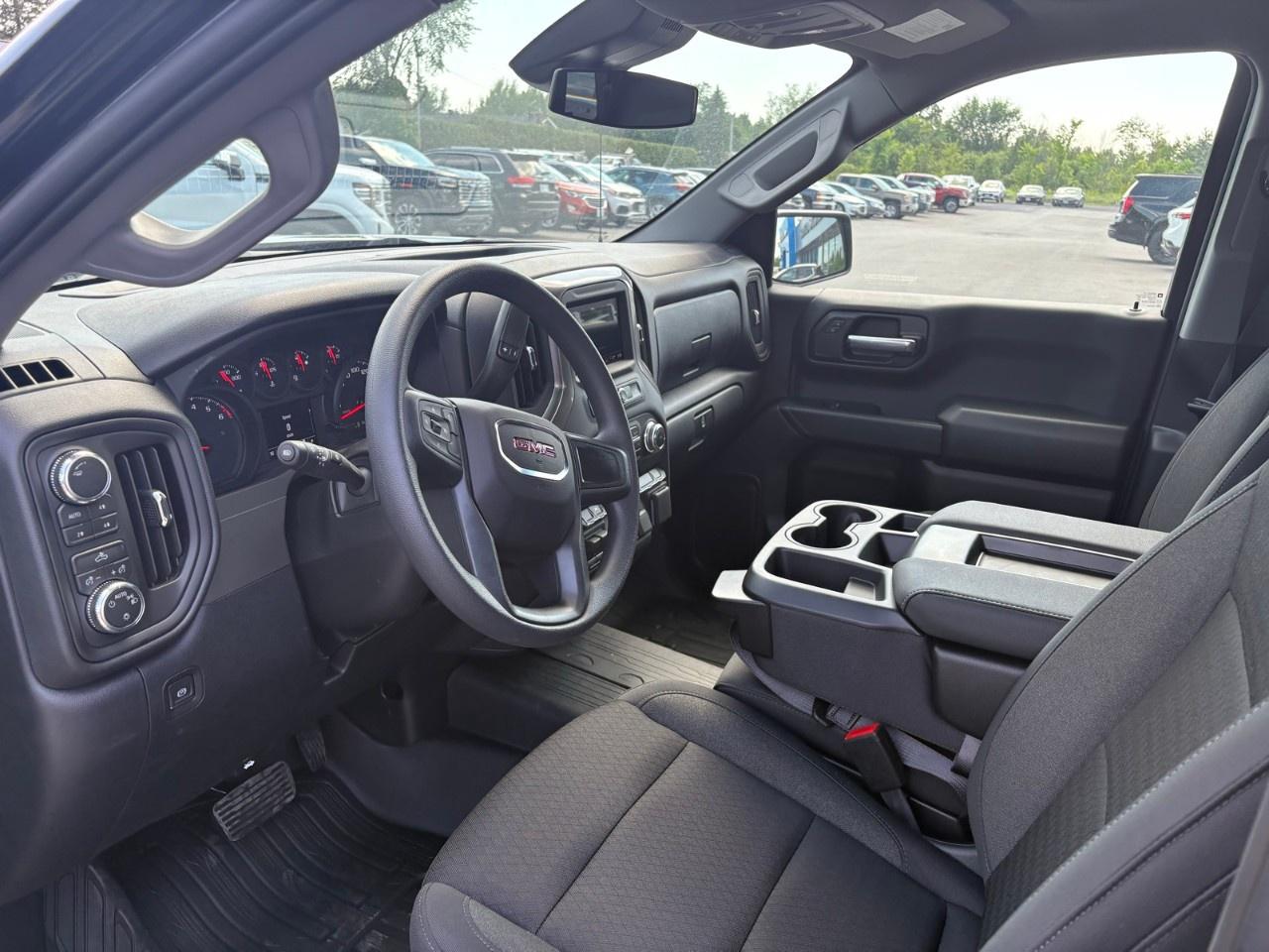 2026 GMC Sierra 1500 Crew Cab Standard Box 4-Wheel Drive Pro Photo