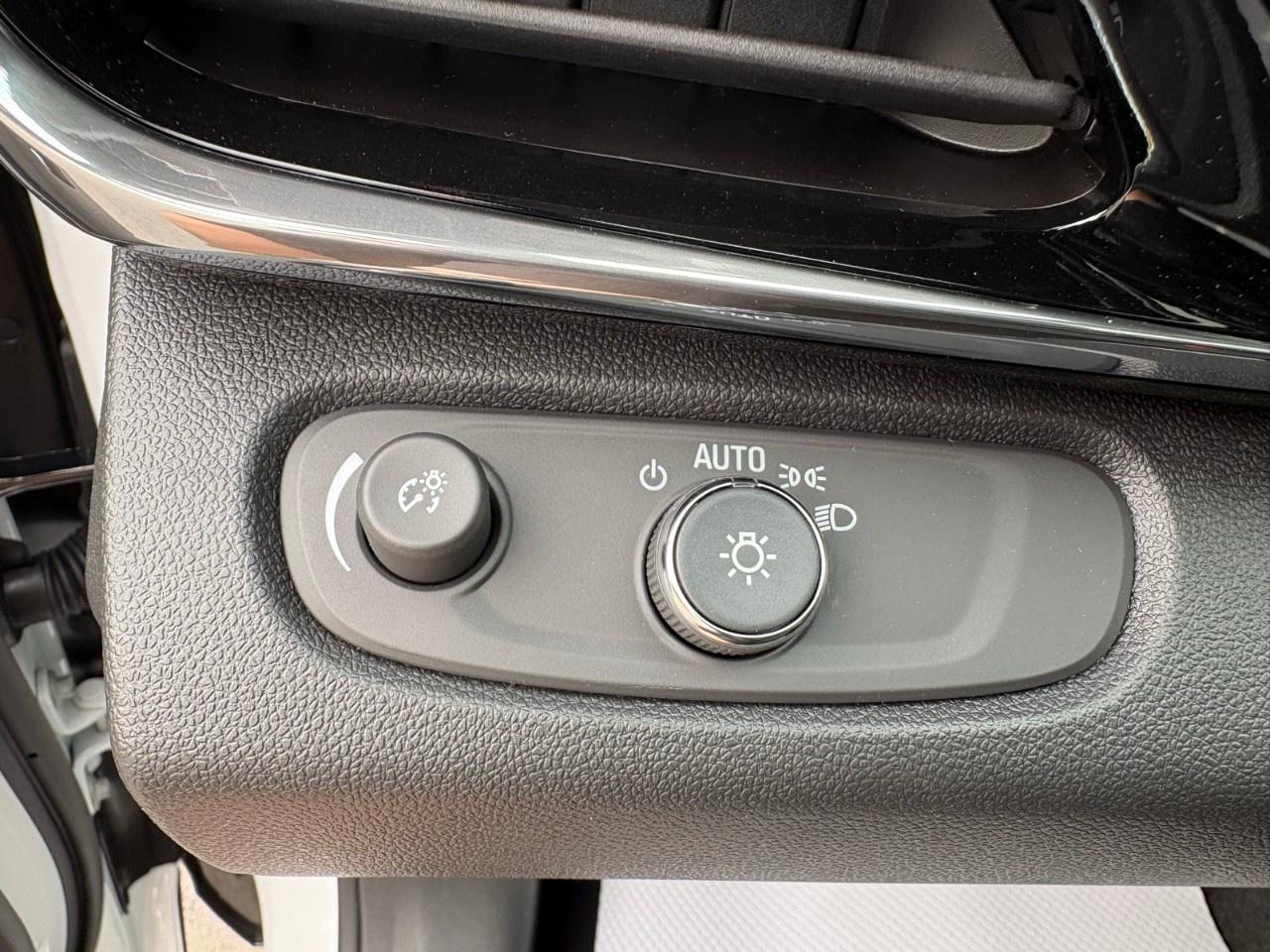 2026 Buick Envista FWD 4dr Sport Touring Photo