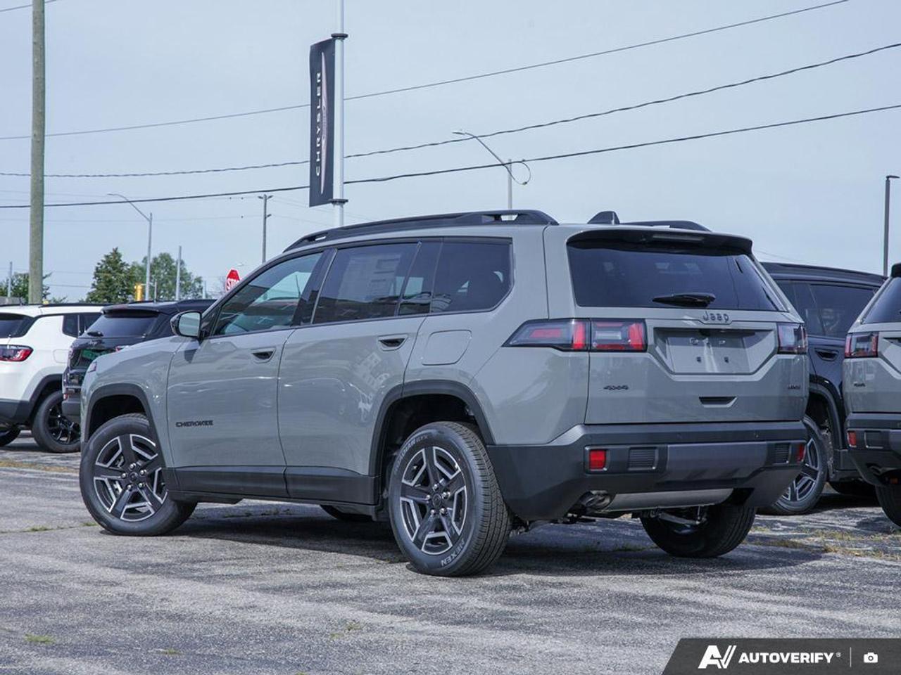 2026 Jeep Cherokee Laredo/Limited 4dr 4x4 Photo