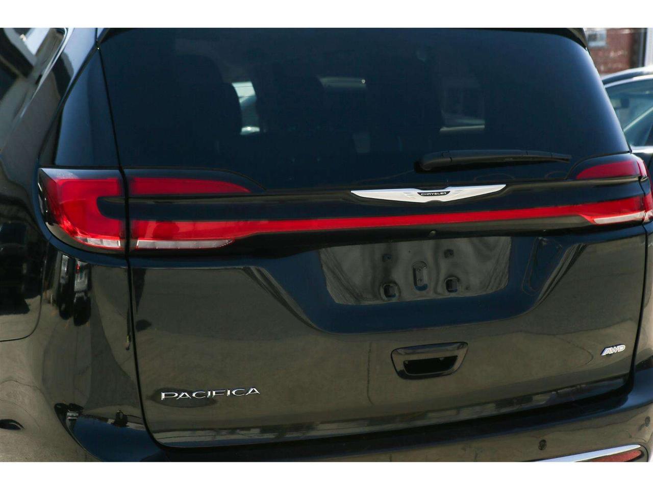 2023 Chrysler Pacifica Touring L  AWD Photo