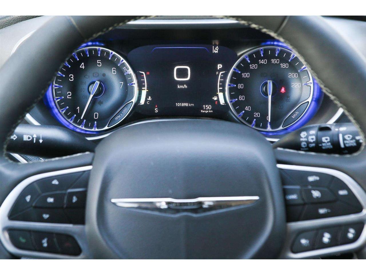 2023 Chrysler Pacifica Touring L  AWD Photo