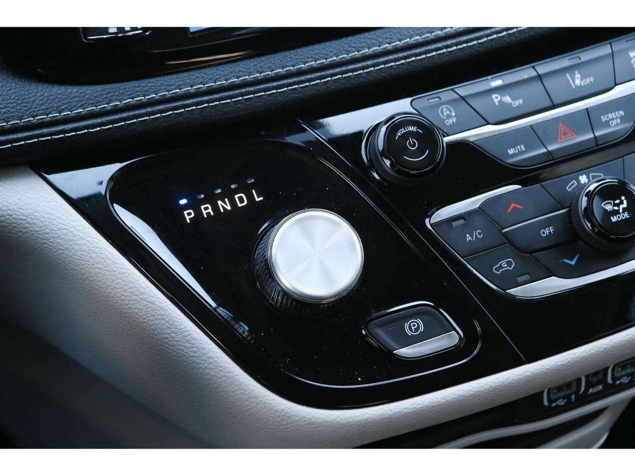 2023 Chrysler Pacifica Touring L  AWD Photo