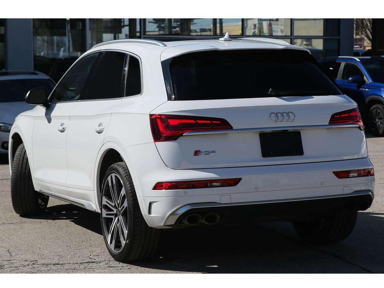 2024 Audi SQ5 3.0T Progressiv Quattro   Panoramic Roof   21'' Mu Photo
