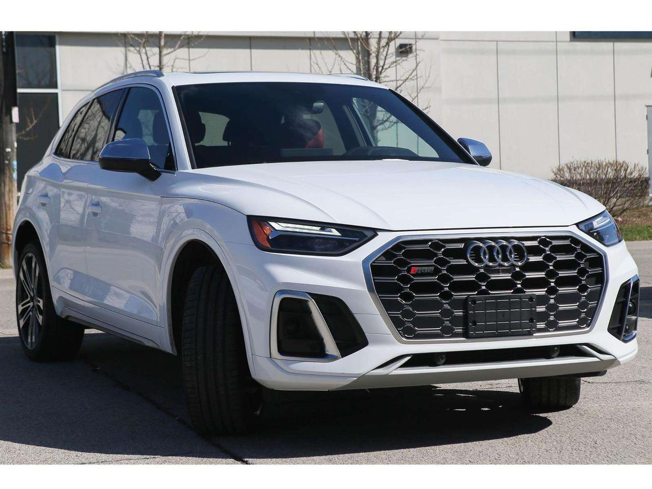 2024 Audi SQ5 3.0T Progressiv Quattro   Panoramic Roof   21'' Mu Photo