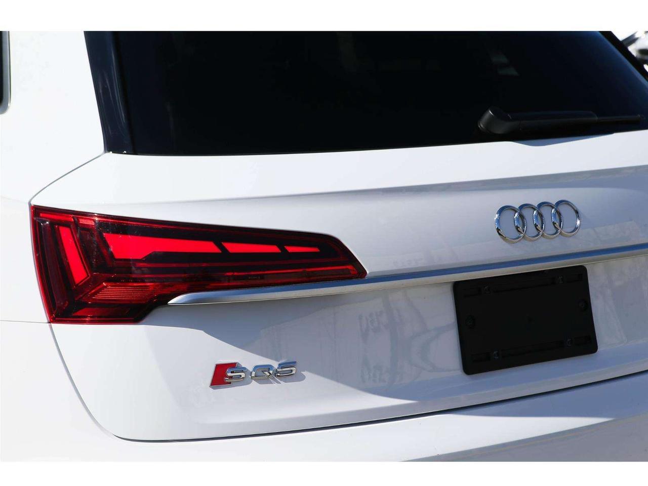 2024 Audi SQ5 3.0T Progressiv Quattro   Panoramic Roof   21'' Mu Photo