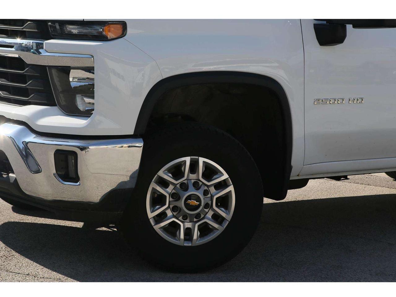 2025 Chevrolet Silverado 2500 LT Crew Cab Long Box 4X4   10 Speed Allison Transm Photo