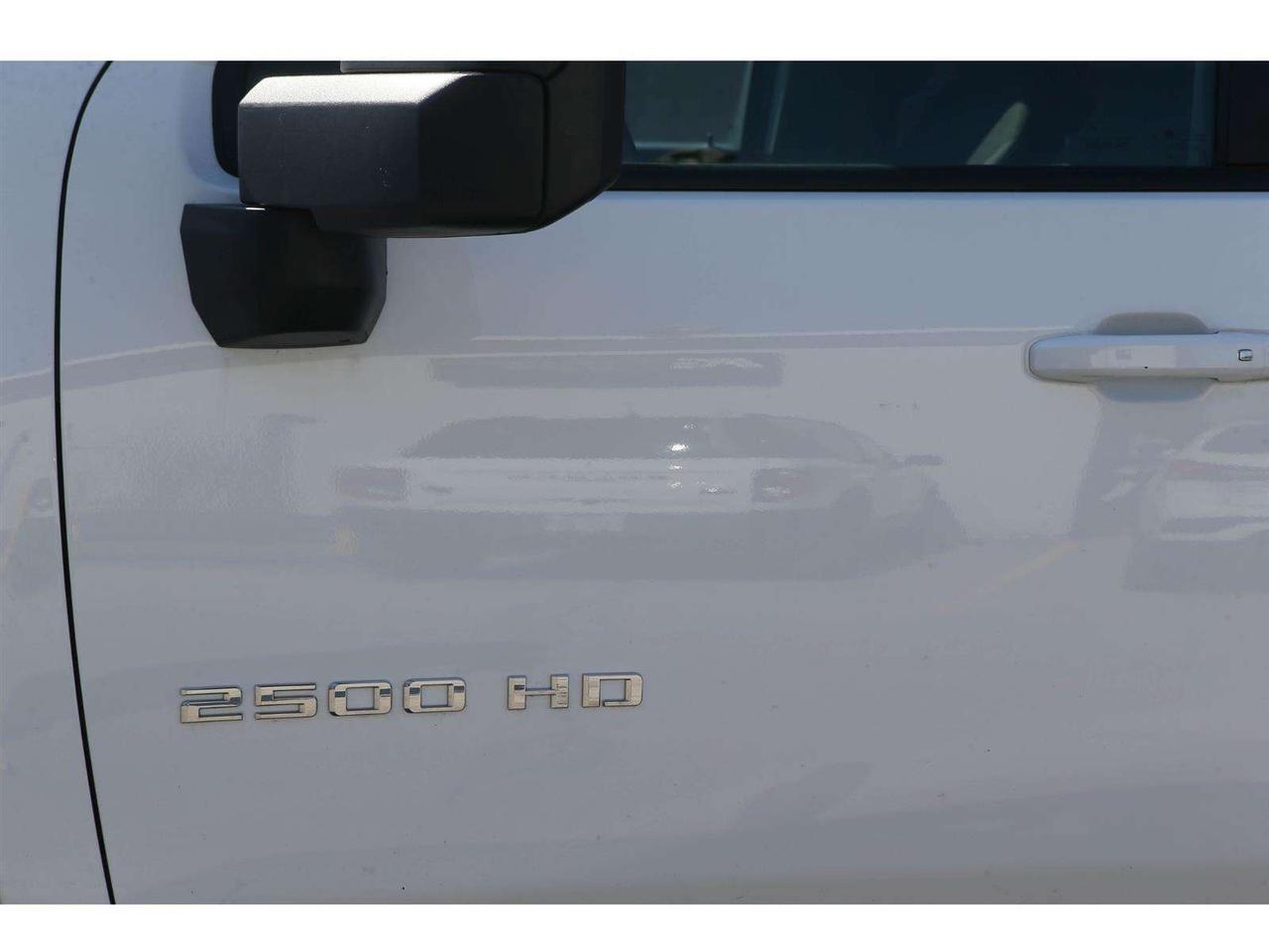 2025 Chevrolet Silverado 2500 LT Crew Cab Long Box 4X4   10 Speed Allison Transm Photo
