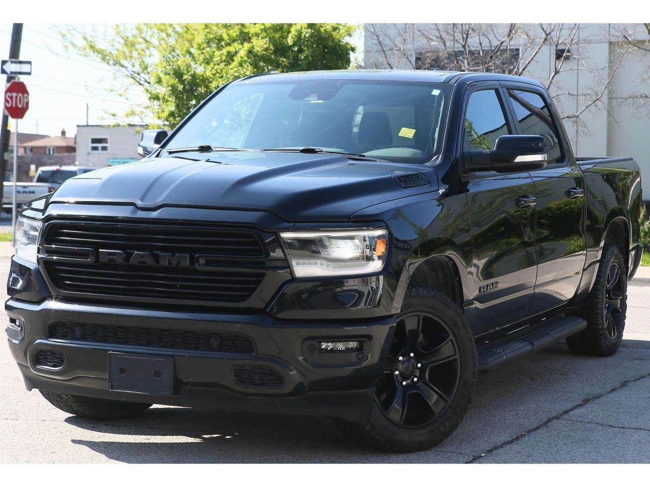 2022 RAM 1500 SPORT Crew Cab SB 4WD Photo2