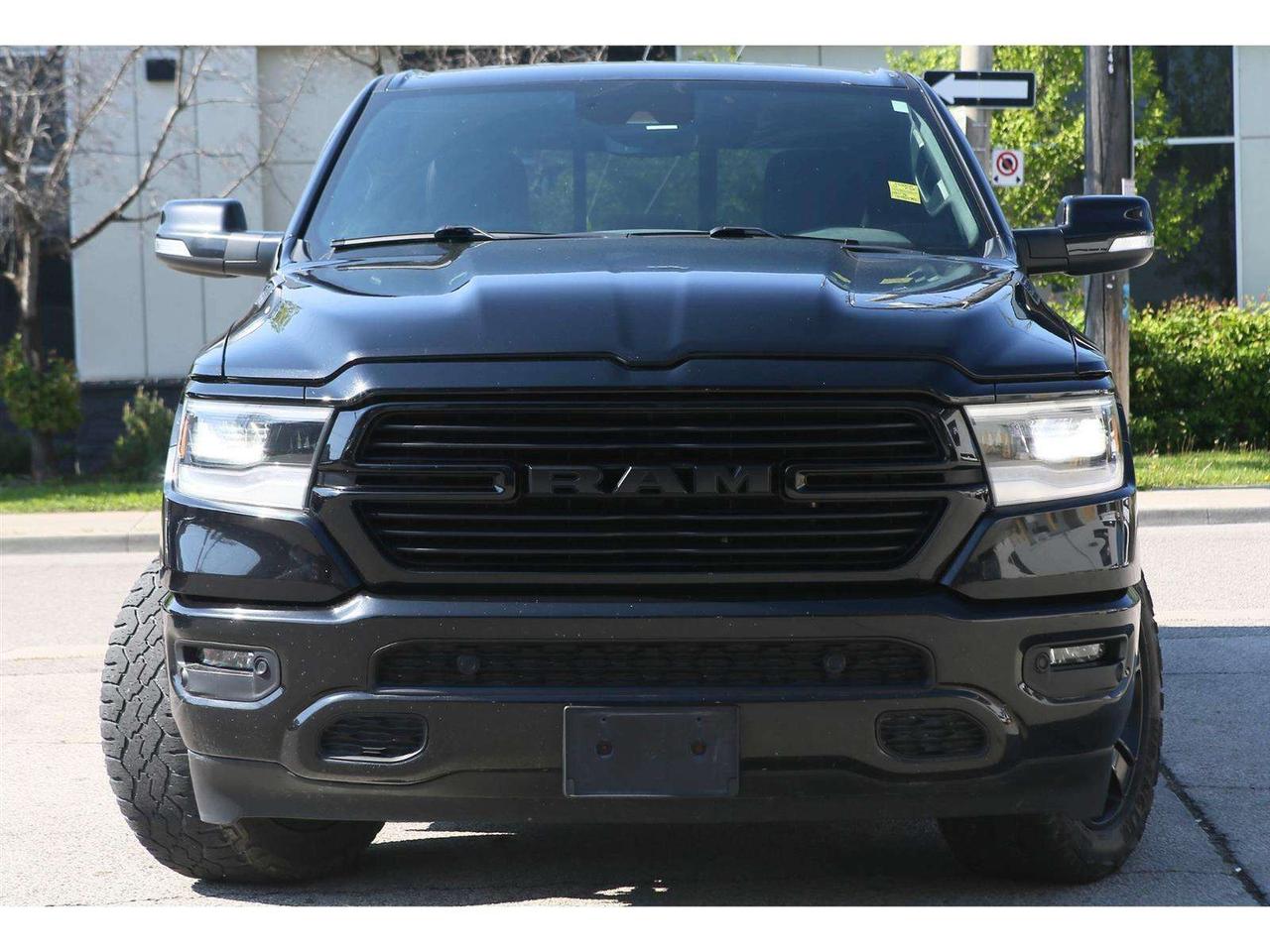 2022 RAM 1500 SPORT Crew Cab SB 4WD Photo5