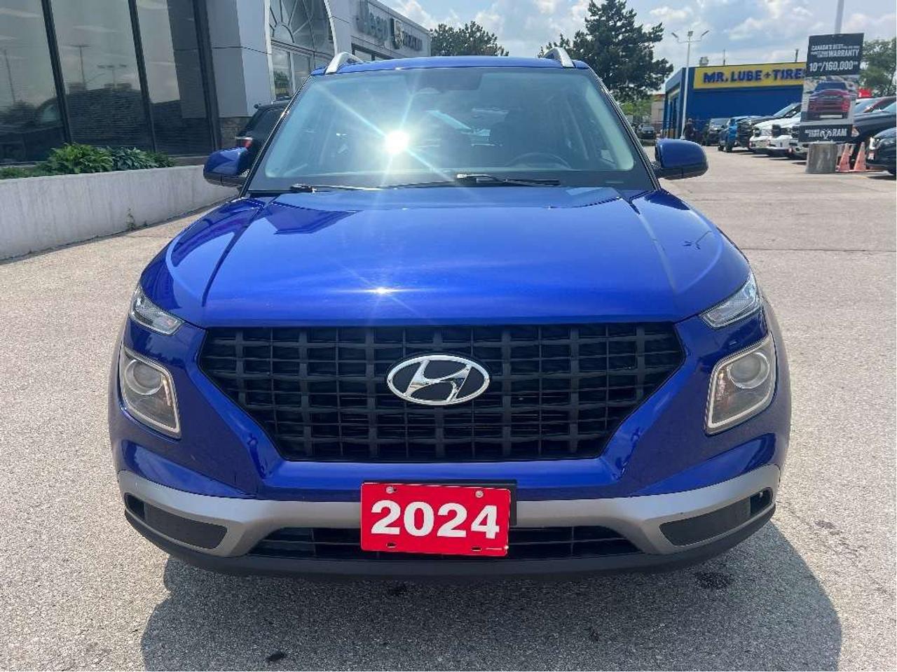 2024 Hyundai Venue Preferred IVT *HEATED SEATS *CLEAN CARFAX *BKP CAM Photo
