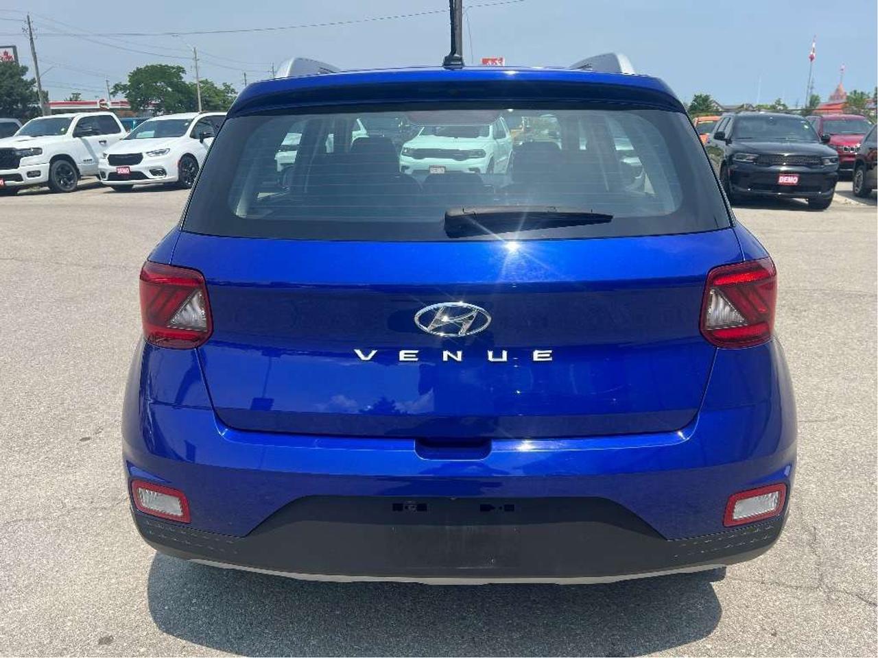 2024 Hyundai Venue Preferred IVT *HEATED SEATS *CLEAN CARFAX *BKP CAM Photo