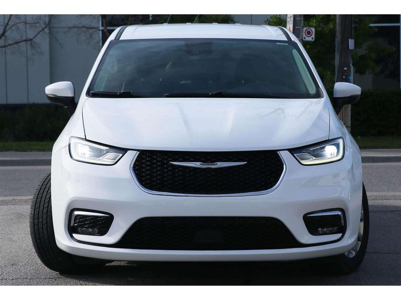 2023 Chrysler Pacifica TOURING L AWD Photo5