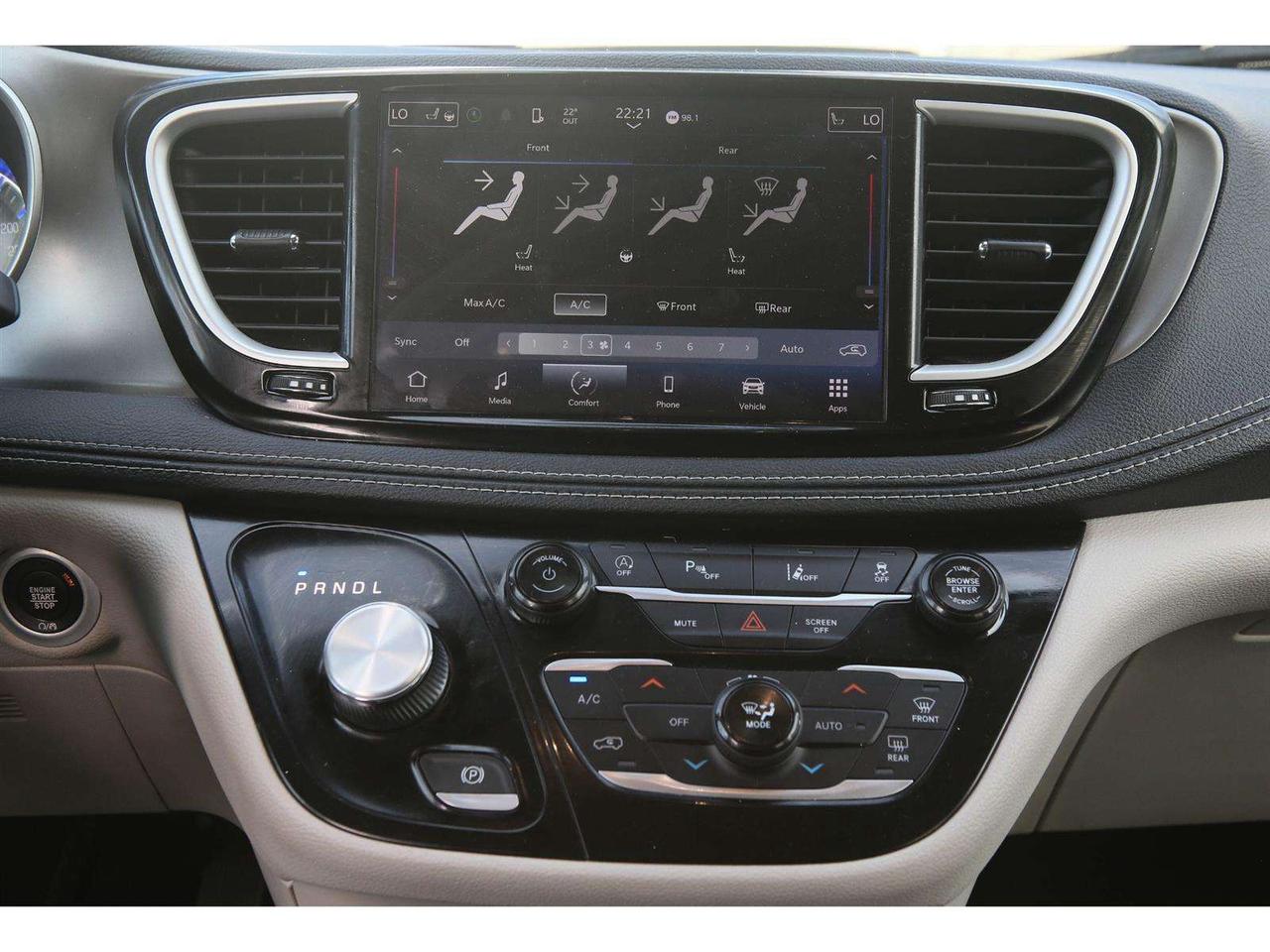 2023 Chrysler Pacifica TOURING L AWD Photo