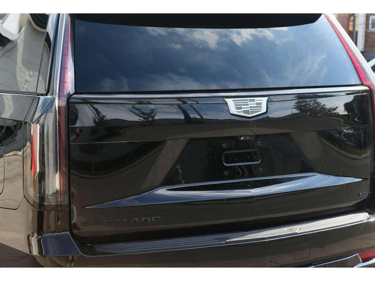 2022 Cadillac Escalade Sport Platinum AWD   Super Cruise   6.2L V8   Hand Photo