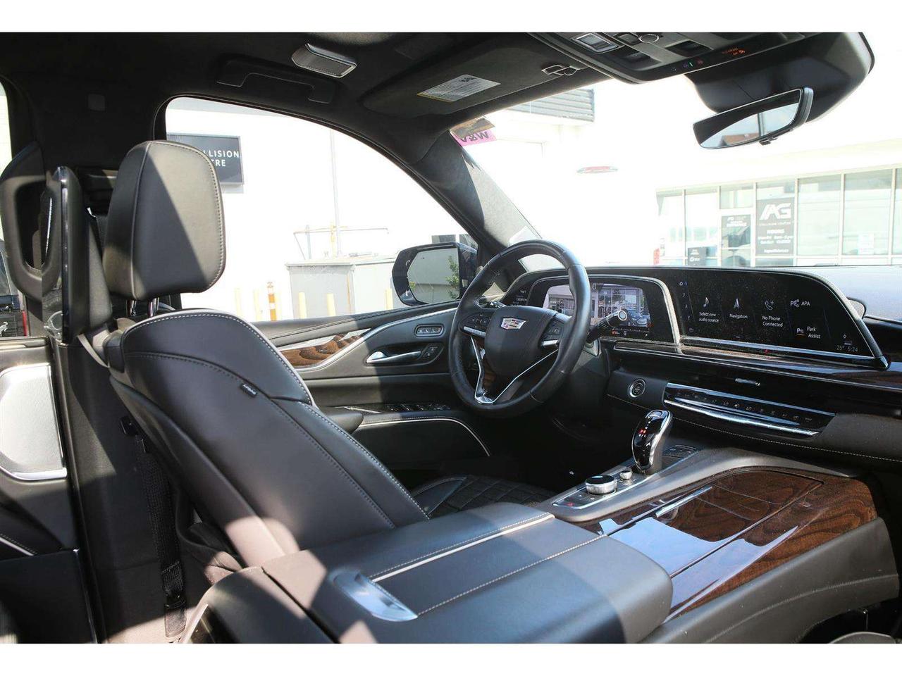 2022 Cadillac Escalade Sport Platinum AWD   Super Cruise   6.2L V8   Hand Photo