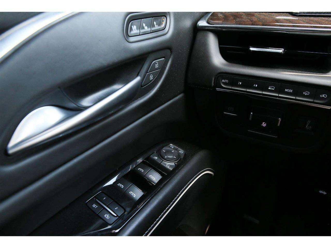 2022 Cadillac Escalade Sport Platinum AWD   Super Cruise   6.2L V8   Hand Photo