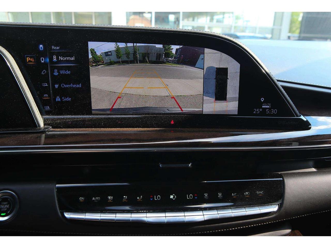 2022 Cadillac Escalade Sport Platinum AWD   Super Cruise   6.2L V8   Hand Photo
