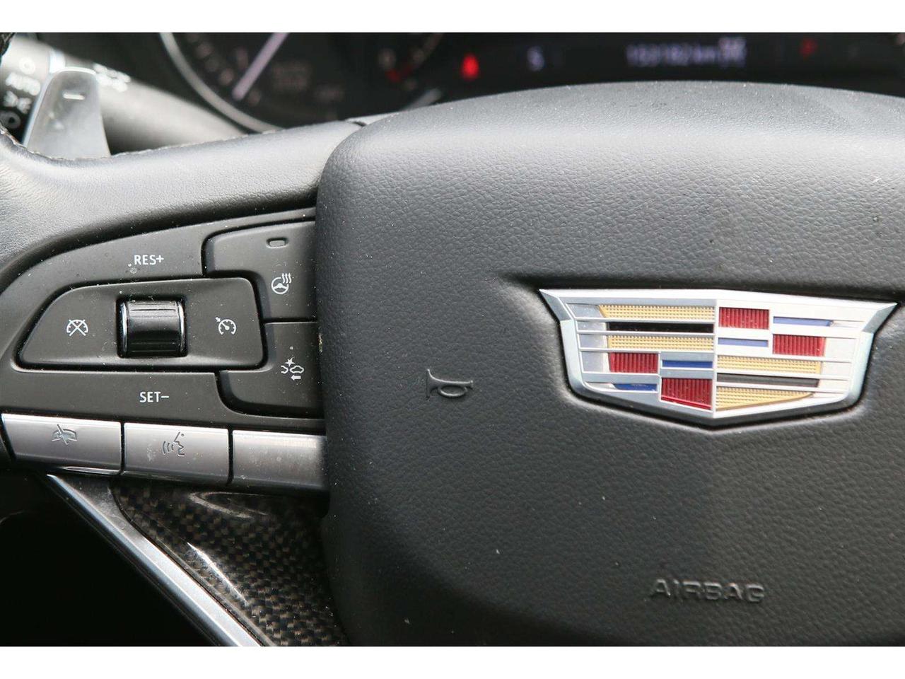 2021 Cadillac XT6 Platinum Sport AWD   6-Passenger   V6 Power   Pano Photo