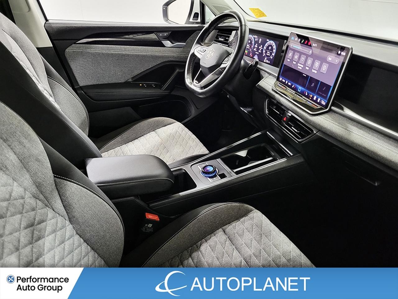 2026 Volkswagen Tiguan Trendline AWD, Back Up Cam, Heated Seats! Photo