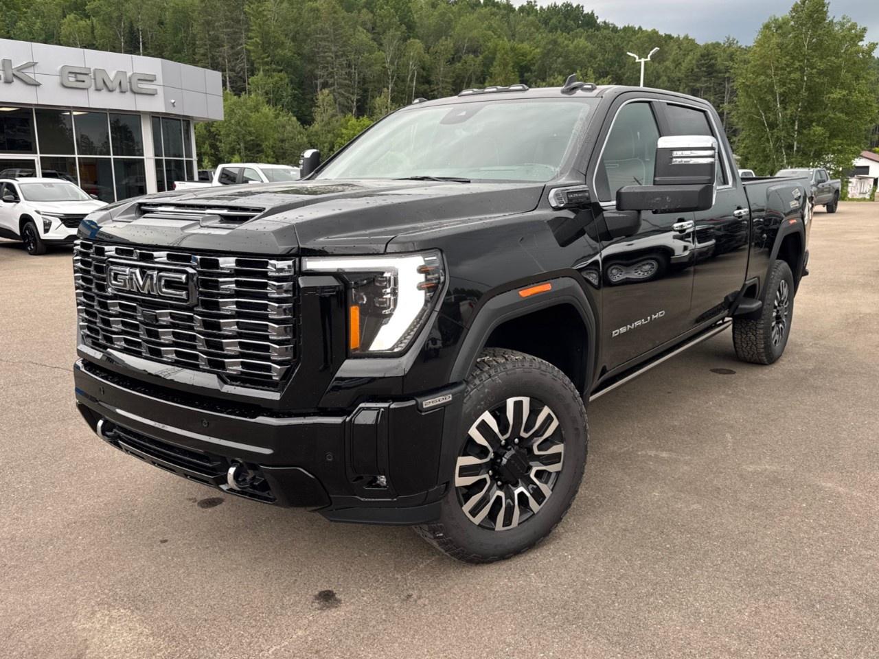 2026 GMC SIERRA 2500HD Crew Cab Standard Box 4-Wheel Drive Denali Ultimate Photo
