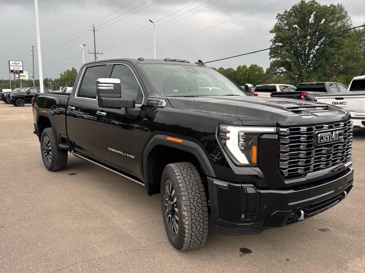 2026 GMC SIERRA 2500HD Crew Cab Standard Box 4-Wheel Drive Denali Ultimate Photo