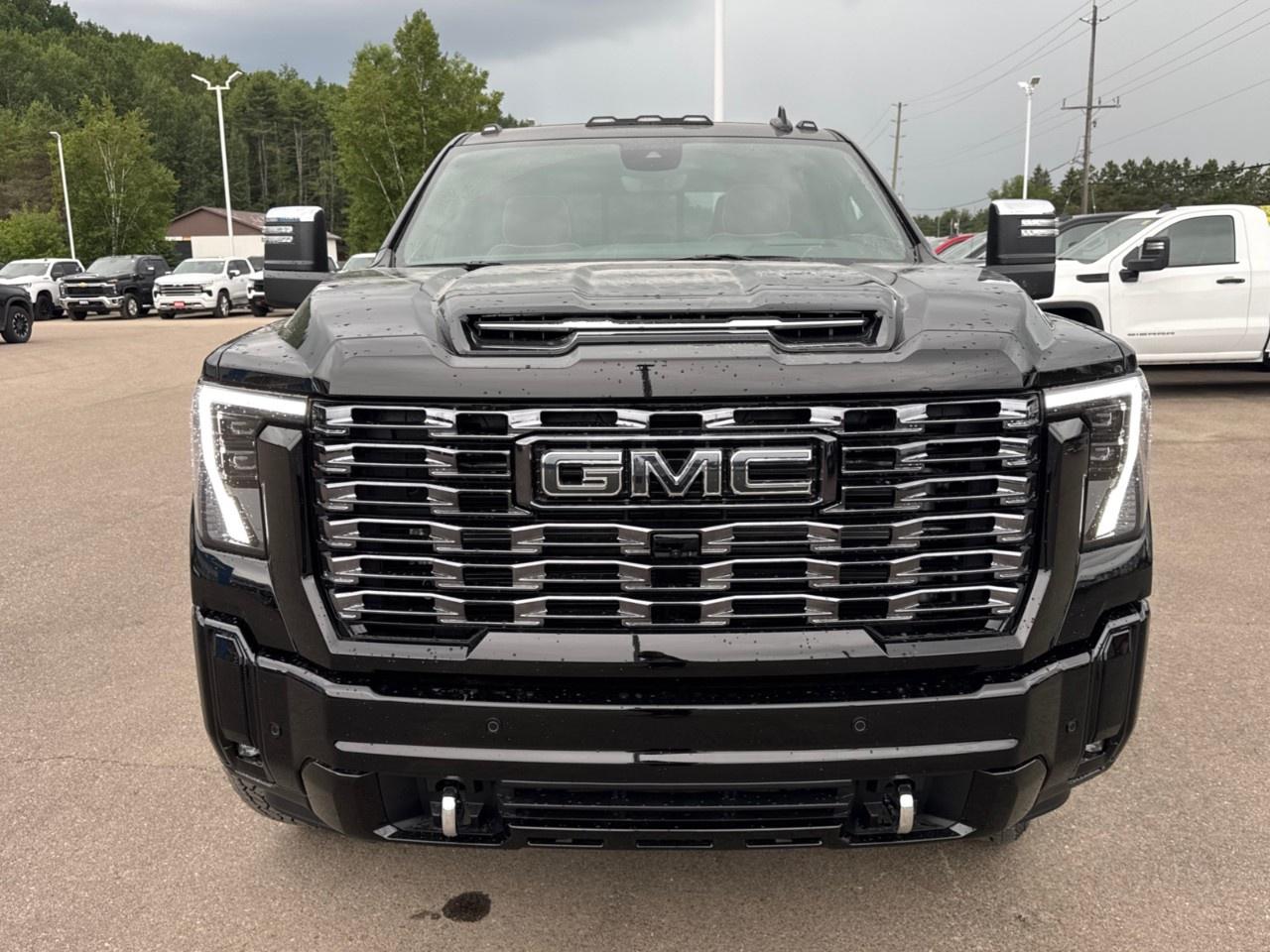 2026 GMC SIERRA 2500HD Crew Cab Standard Box 4-Wheel Drive Denali Ultimate Photo