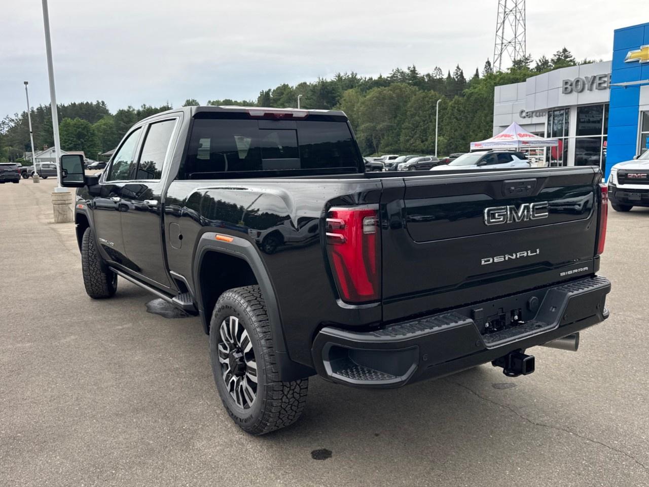 2026 GMC SIERRA 2500HD Crew Cab Standard Box 4-Wheel Drive Denali Ultimate Photo