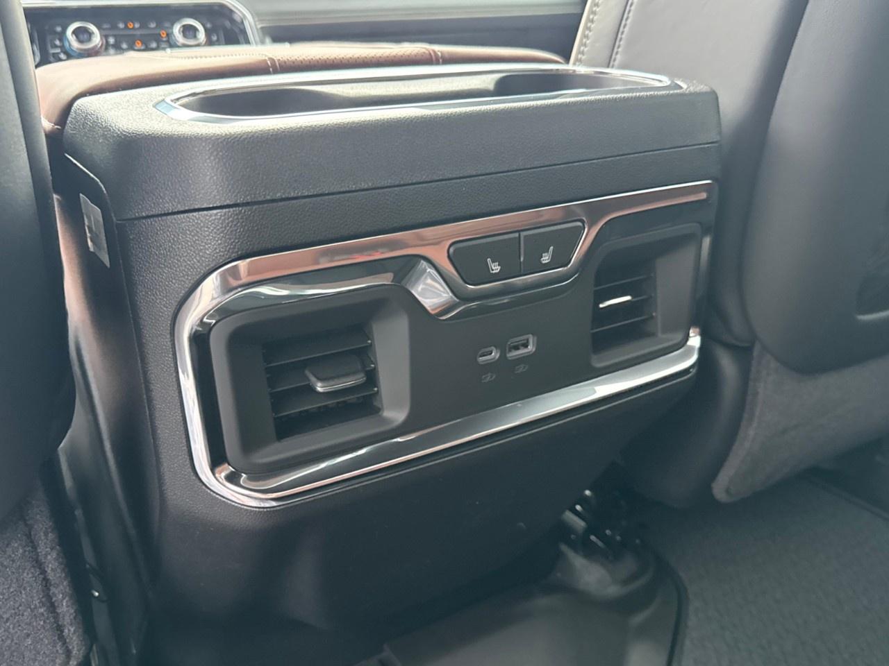 2026 GMC SIERRA 2500HD Crew Cab Standard Box 4-Wheel Drive Denali Ultimate Photo