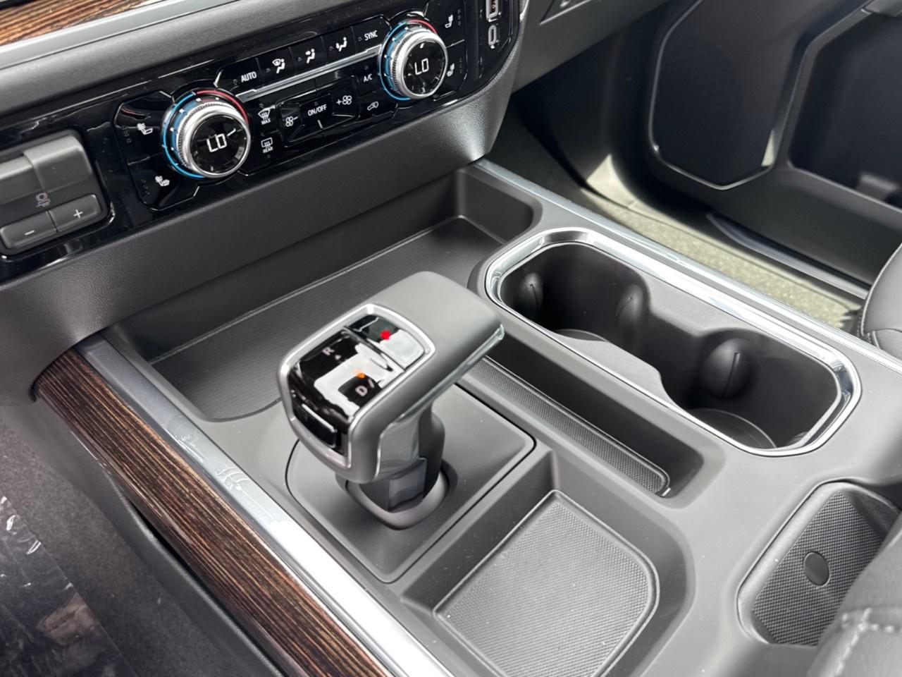 2026 GMC Sierra 1500 Crew Cab Short Box 4-Wheel Drive Elevation Photo