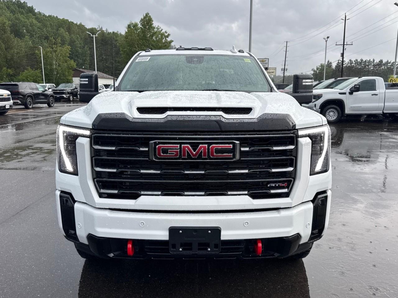 2026 GMC SIERRA 2500HD Crew Cab Standard Box 4-Wheel Drive AT4 Photo5