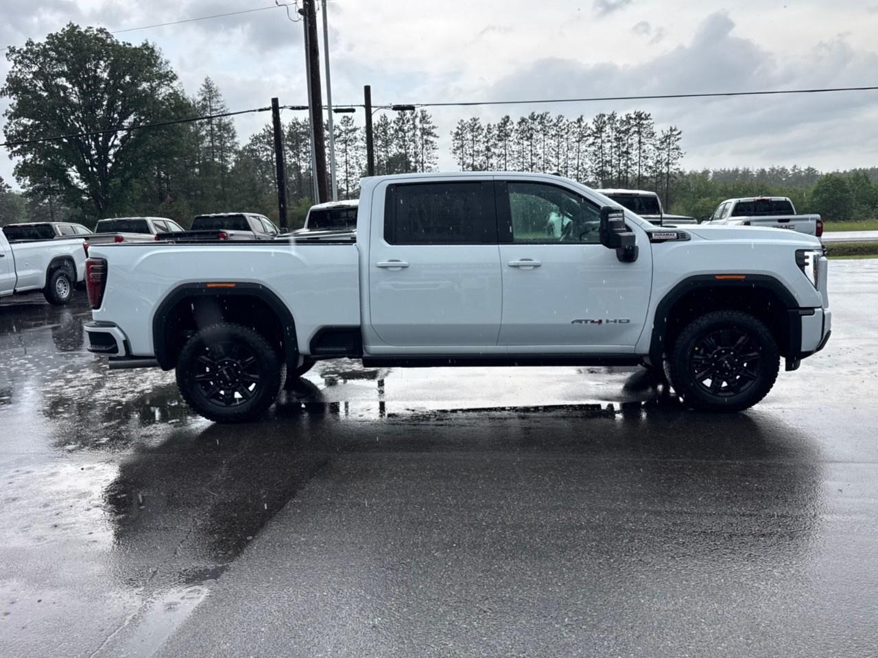 2026 GMC SIERRA 2500HD Crew Cab Standard Box 4-Wheel Drive AT4 Photo