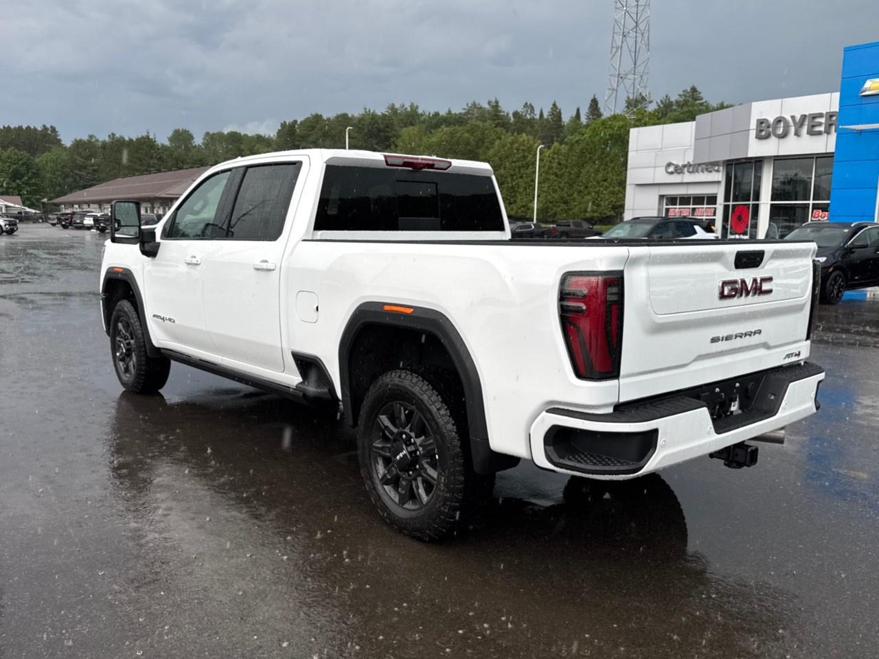 2026 GMC SIERRA 2500HD Crew Cab Standard Box 4-Wheel Drive AT4 Photo