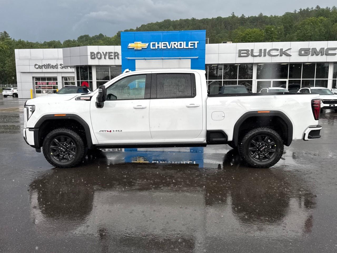 2026 GMC SIERRA 2500HD Crew Cab Standard Box 4-Wheel Drive AT4 Photo