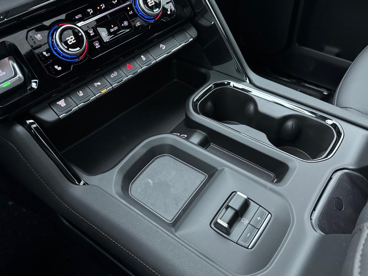 2026 GMC SIERRA 2500HD Crew Cab Standard Box 4-Wheel Drive AT4 Photo