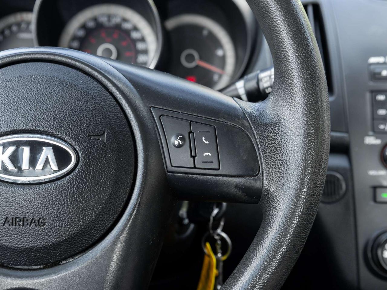 2013 Kia Forte LX Photo