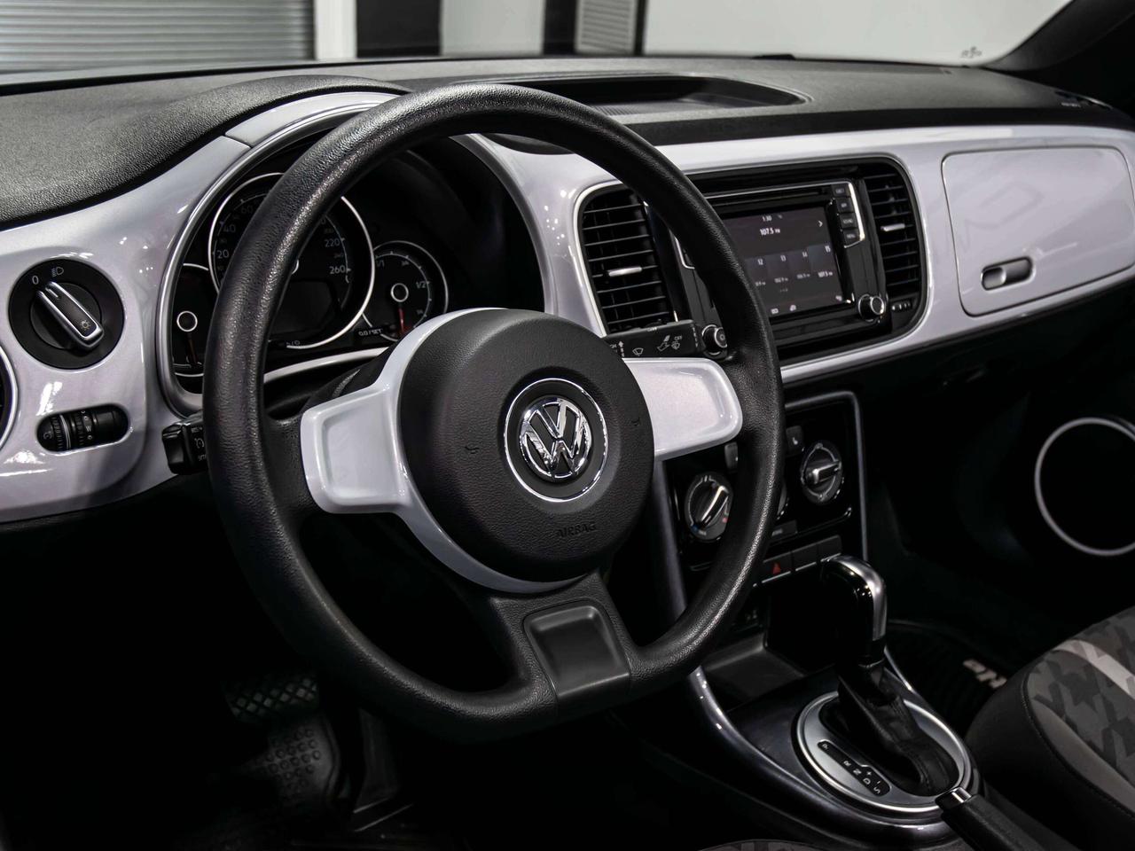 2018 Volkswagen Beetle S COAST REAR VIEW CAMERA SOFT TOP Photo