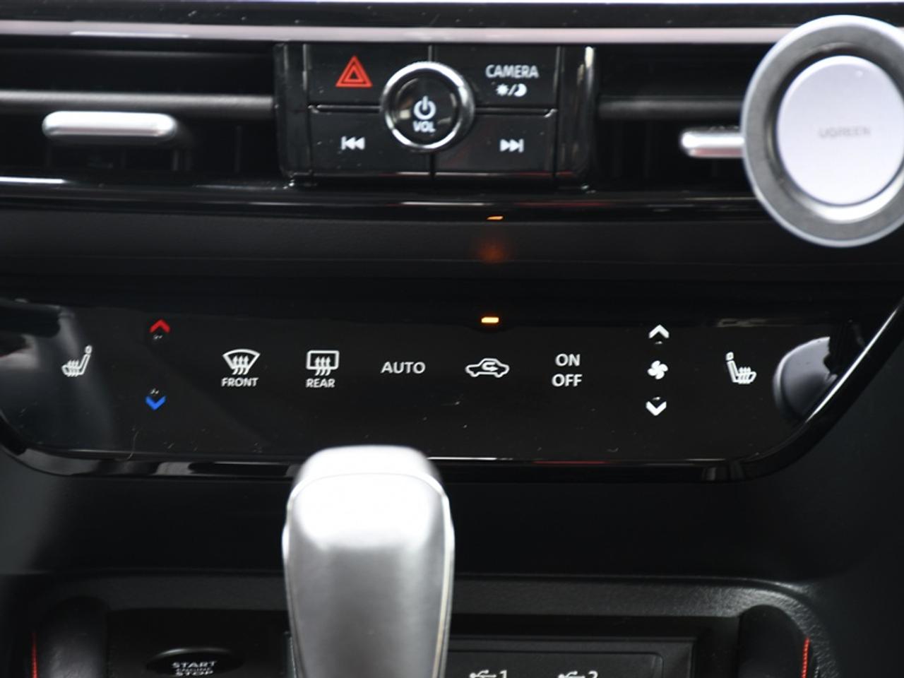 2025 Nissan Kicks SR Premium   Roof   Adaptive Cruise   360 Cam   CarPlay   Android Auto Photo
