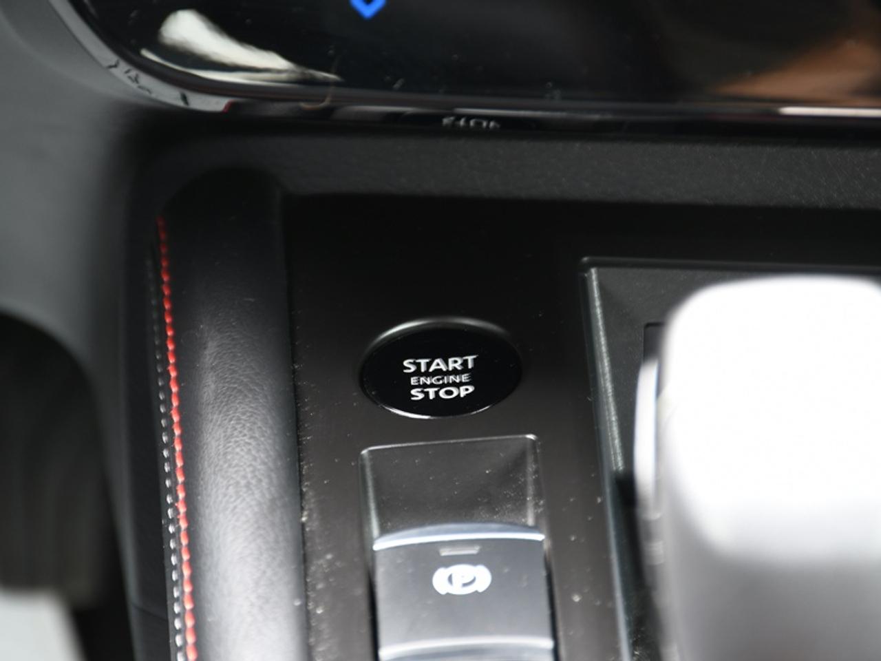 2025 Nissan Kicks SR Premium   Roof   Adaptive Cruise   360 Cam   CarPlay   Android Auto Photo