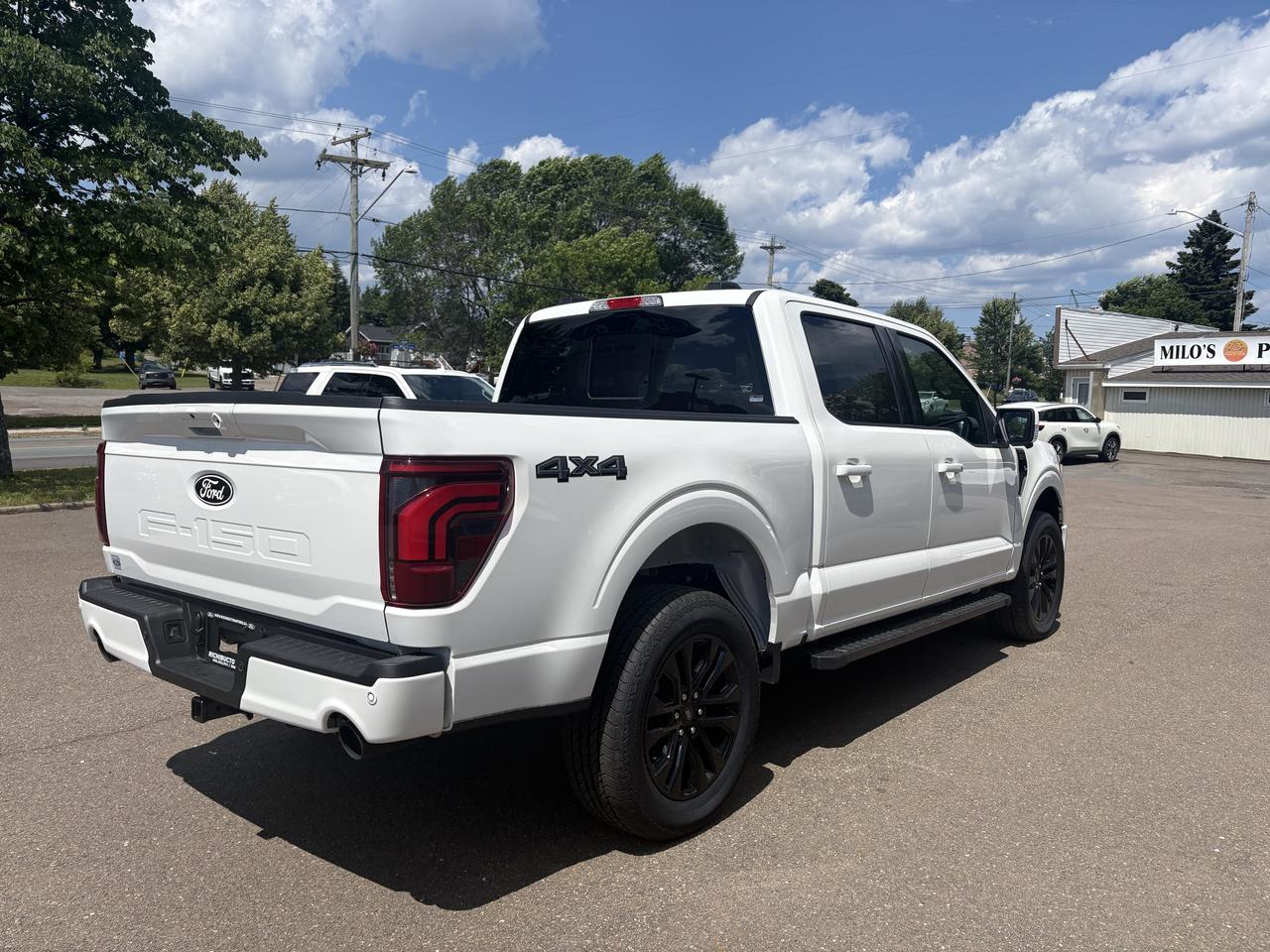 2026 Ford F-150 Lariat Photo4