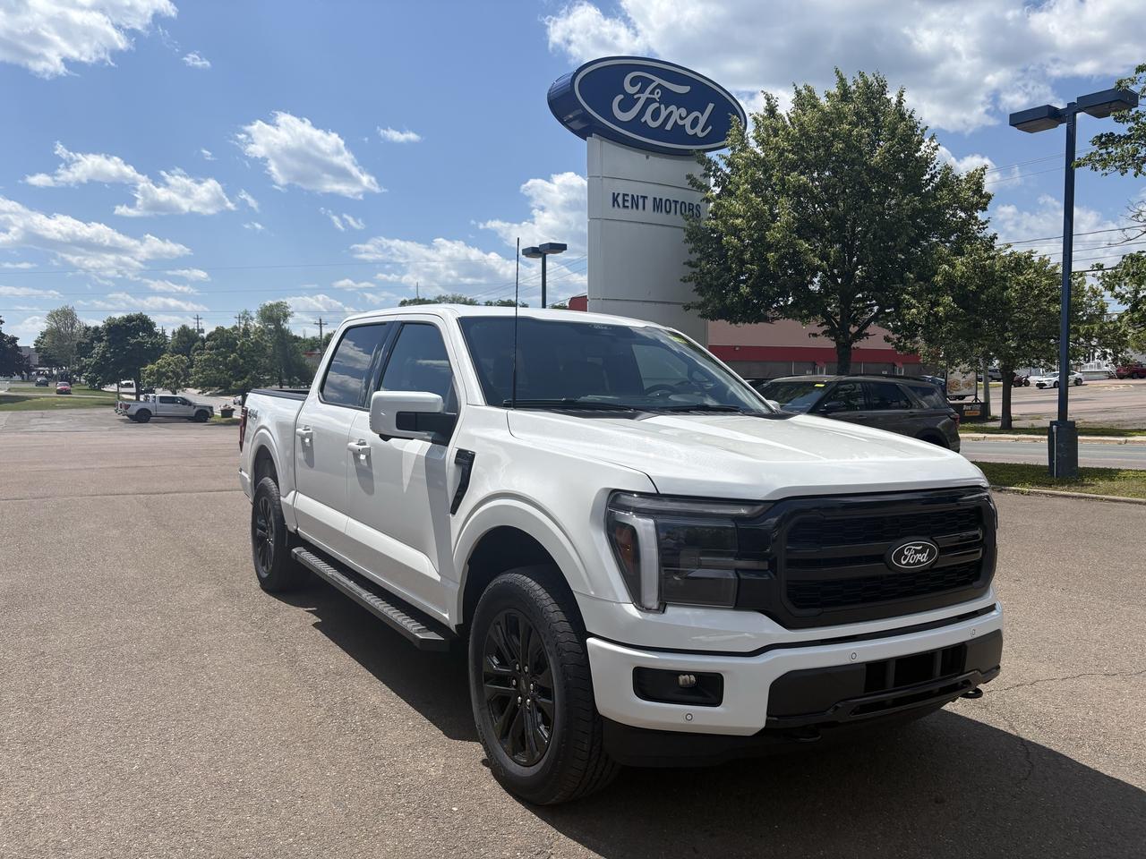 2026 Ford F-150 Lariat Photo2